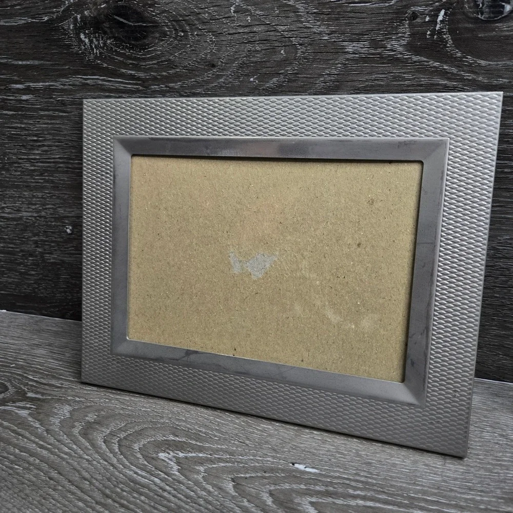 Vintage Silver Tone Diamond Textured Metal Photo Picture Frame 5x7 Tabletop Wall
